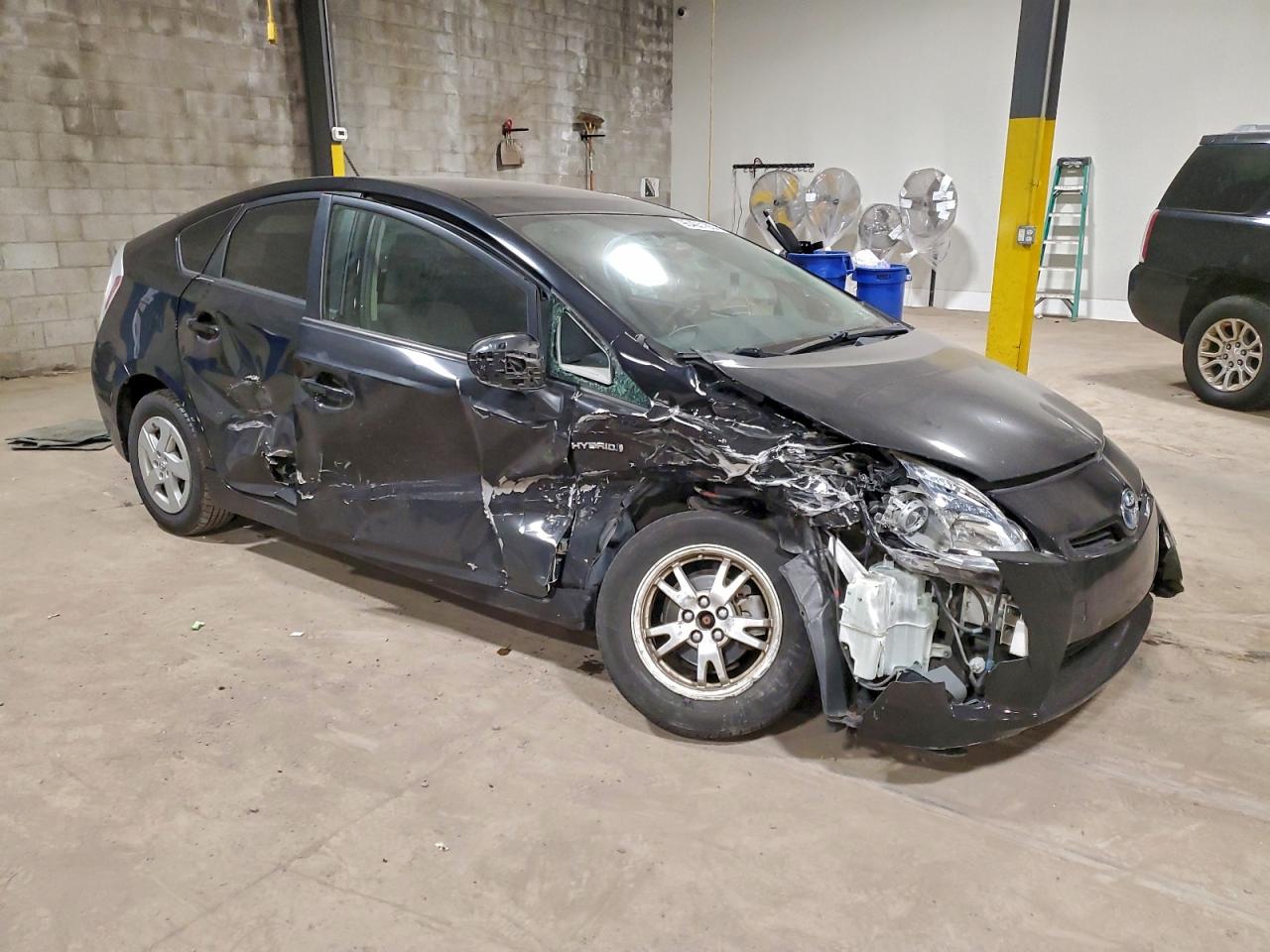 2011 TOYOTA PRIUS photo 4