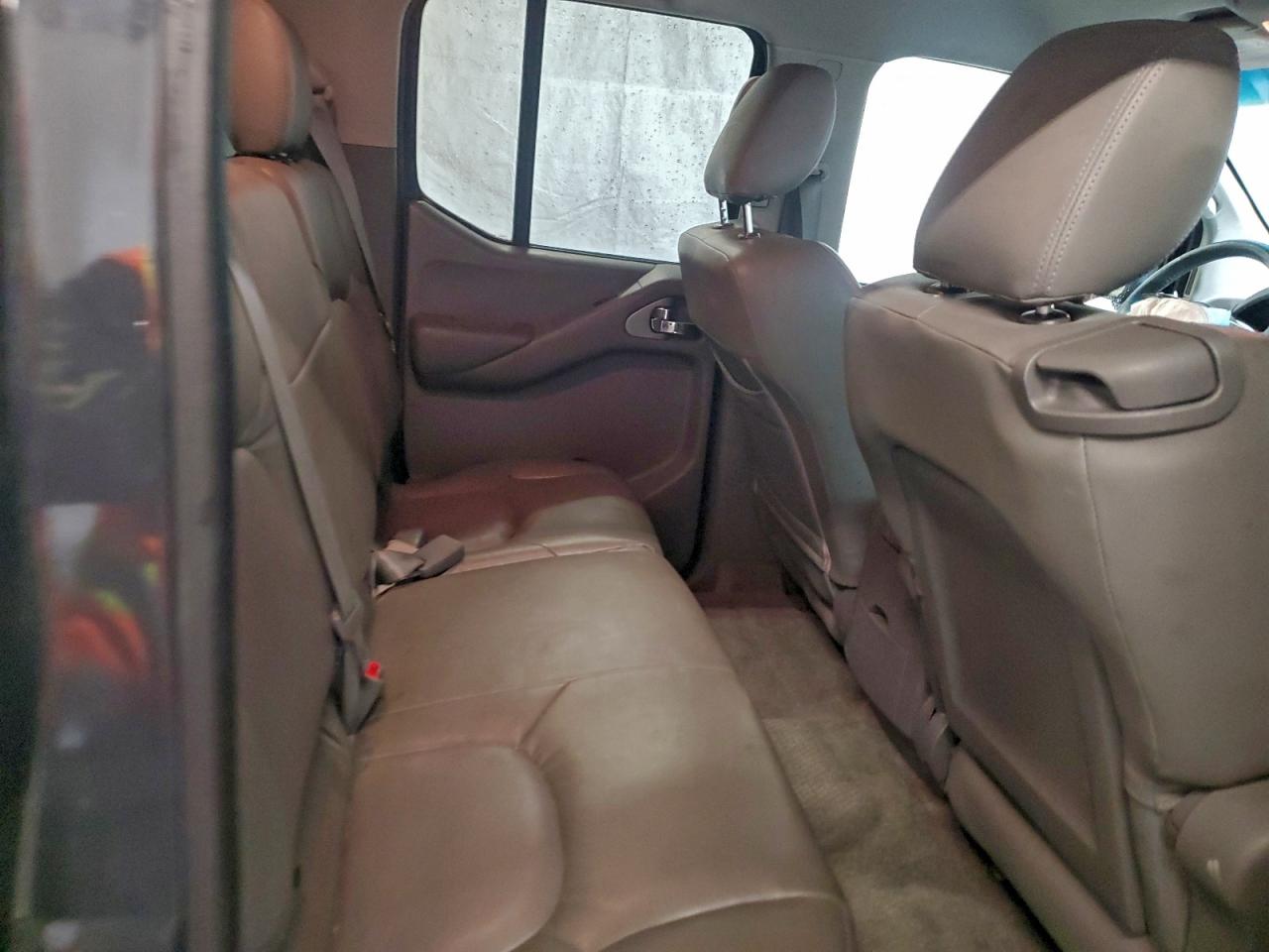 2011 NISSAN FRONTIER S photo 28