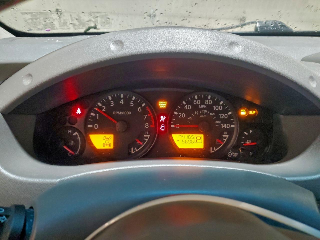 2011 NISSAN FRONTIER S photo 25