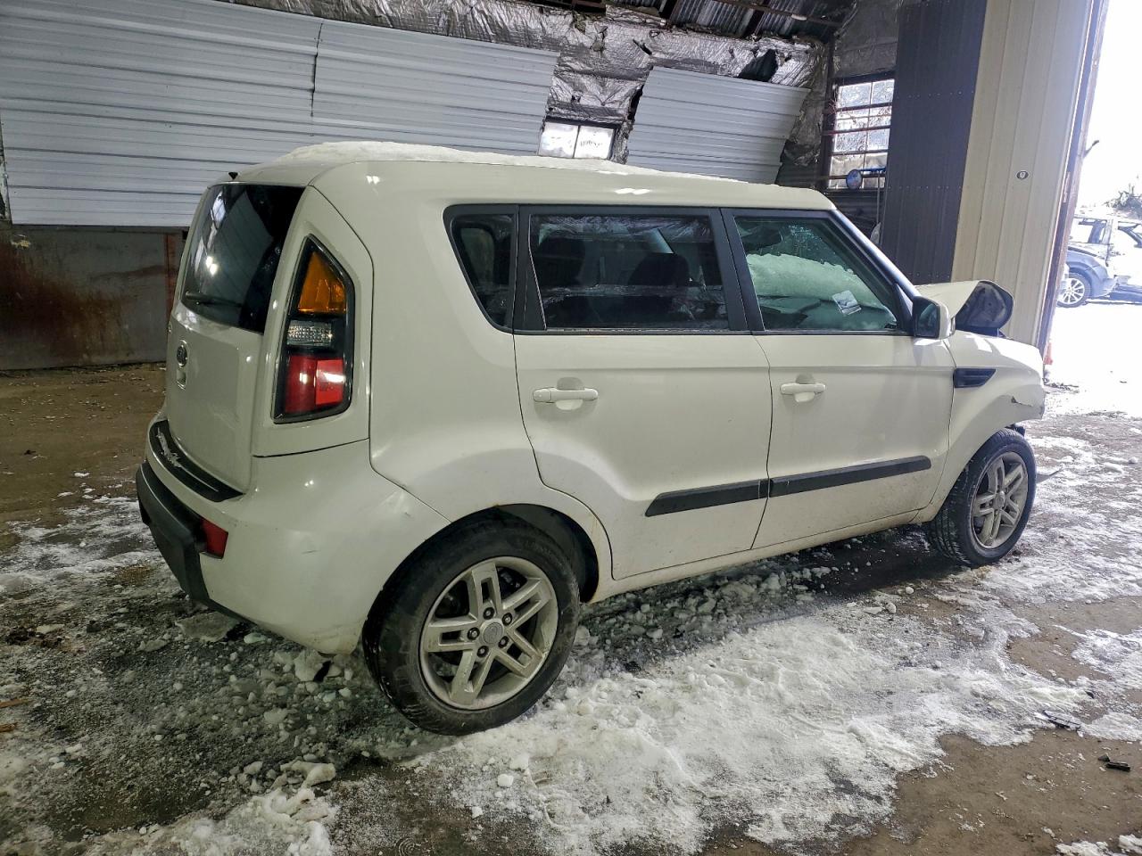 2011 KIA SOUL + photo 3