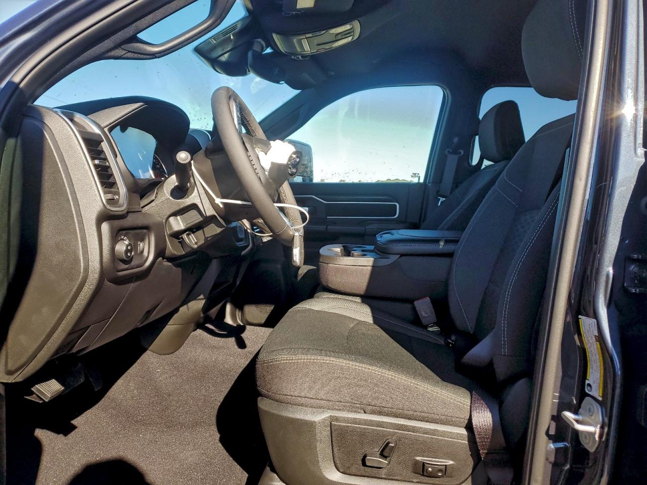 2026 RAM 2500 BIG HORN photo 7