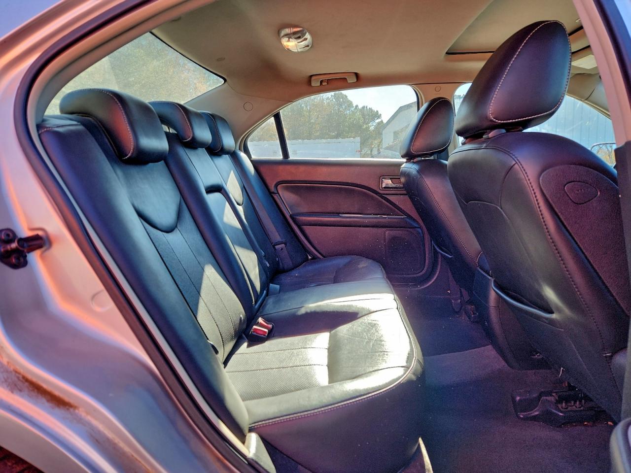 2010 MERCURY MILAN PREMIER photo 10