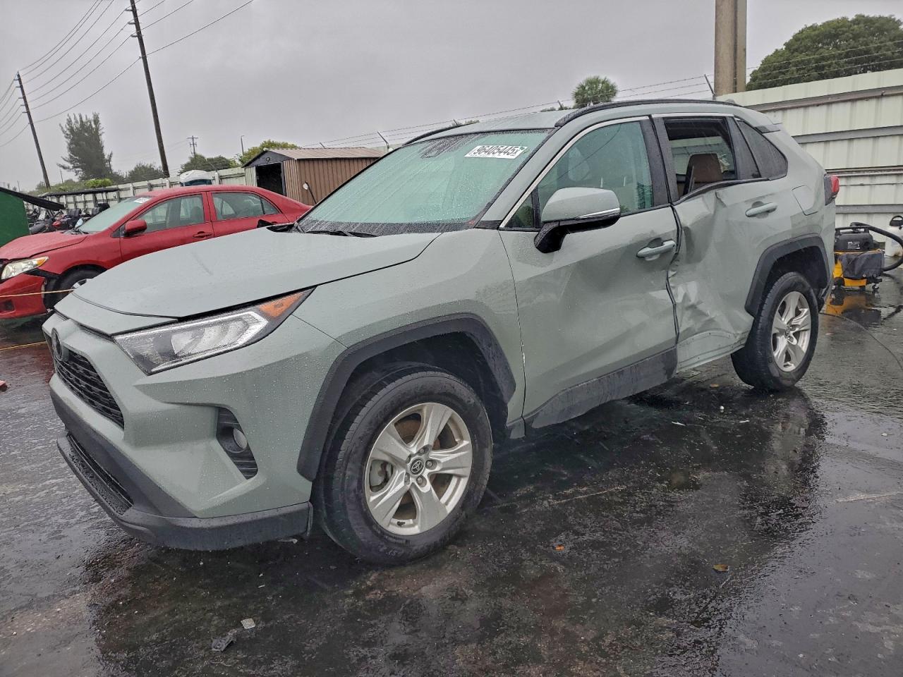 2021 TOYOTA RAV4 XLE — SIDE damage — photo 1