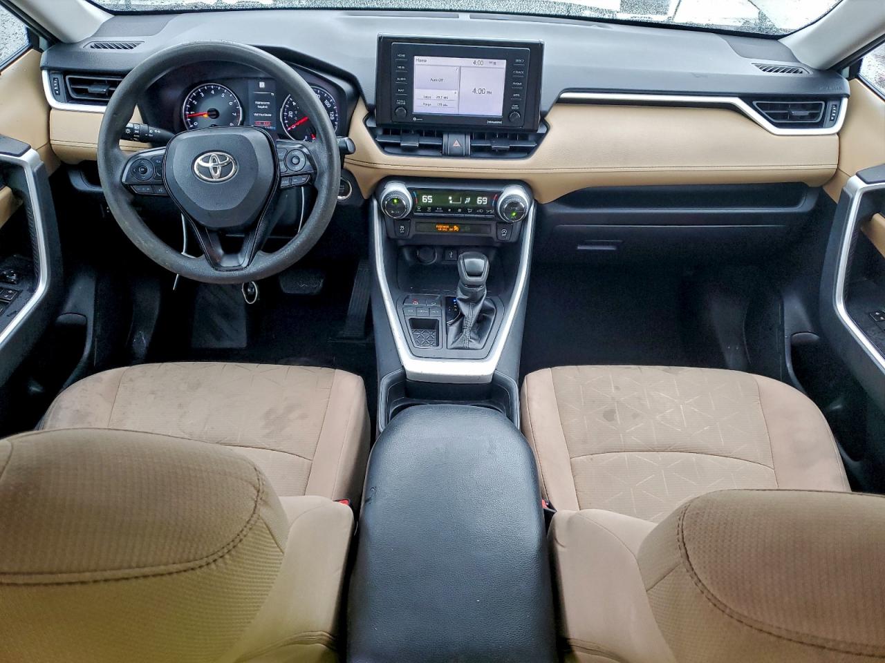 2021 TOYOTA RAV4 XLE photo 8