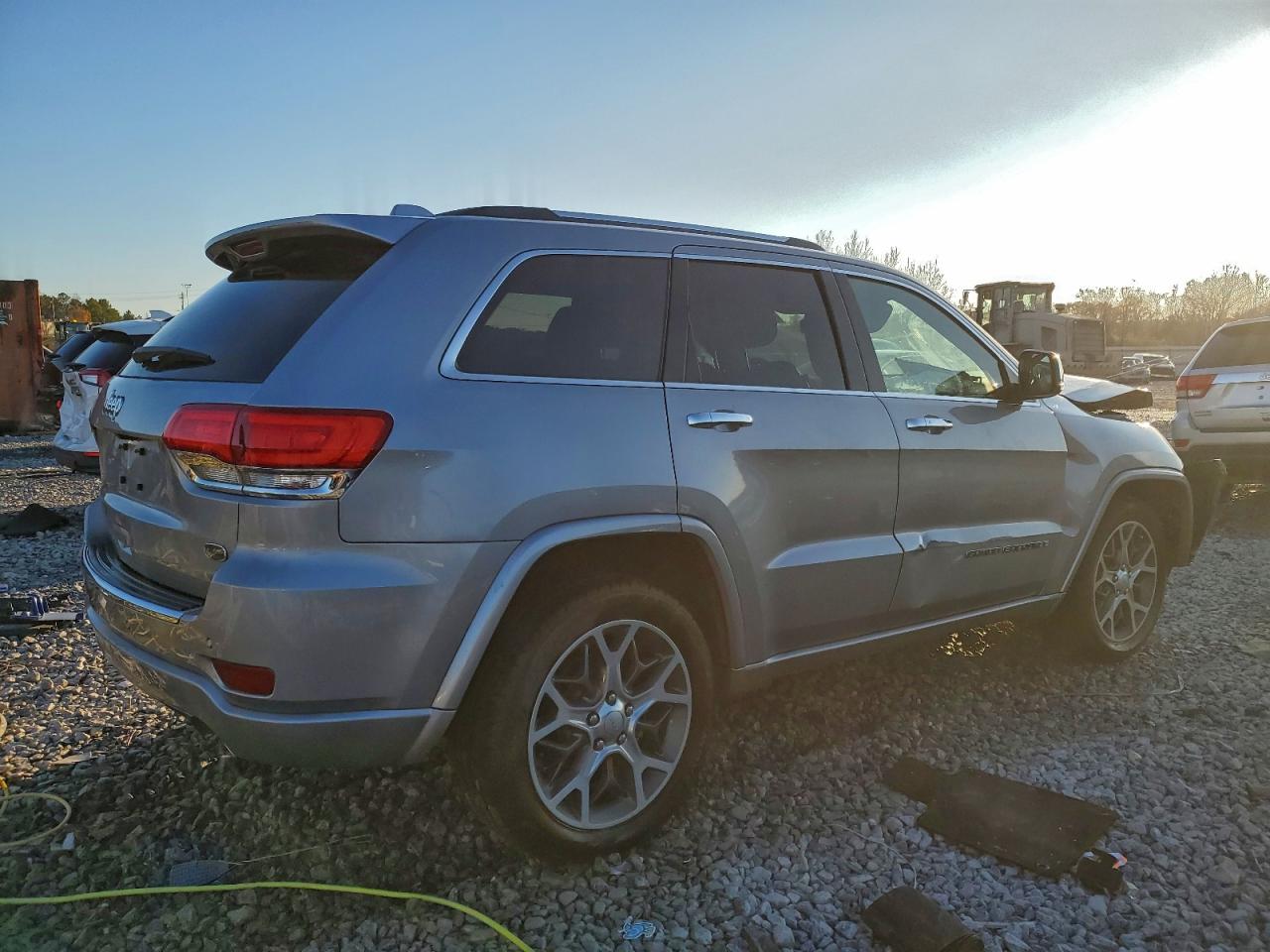 2020 JEEP GRAND CHEROKEE OVERLAND photo 5