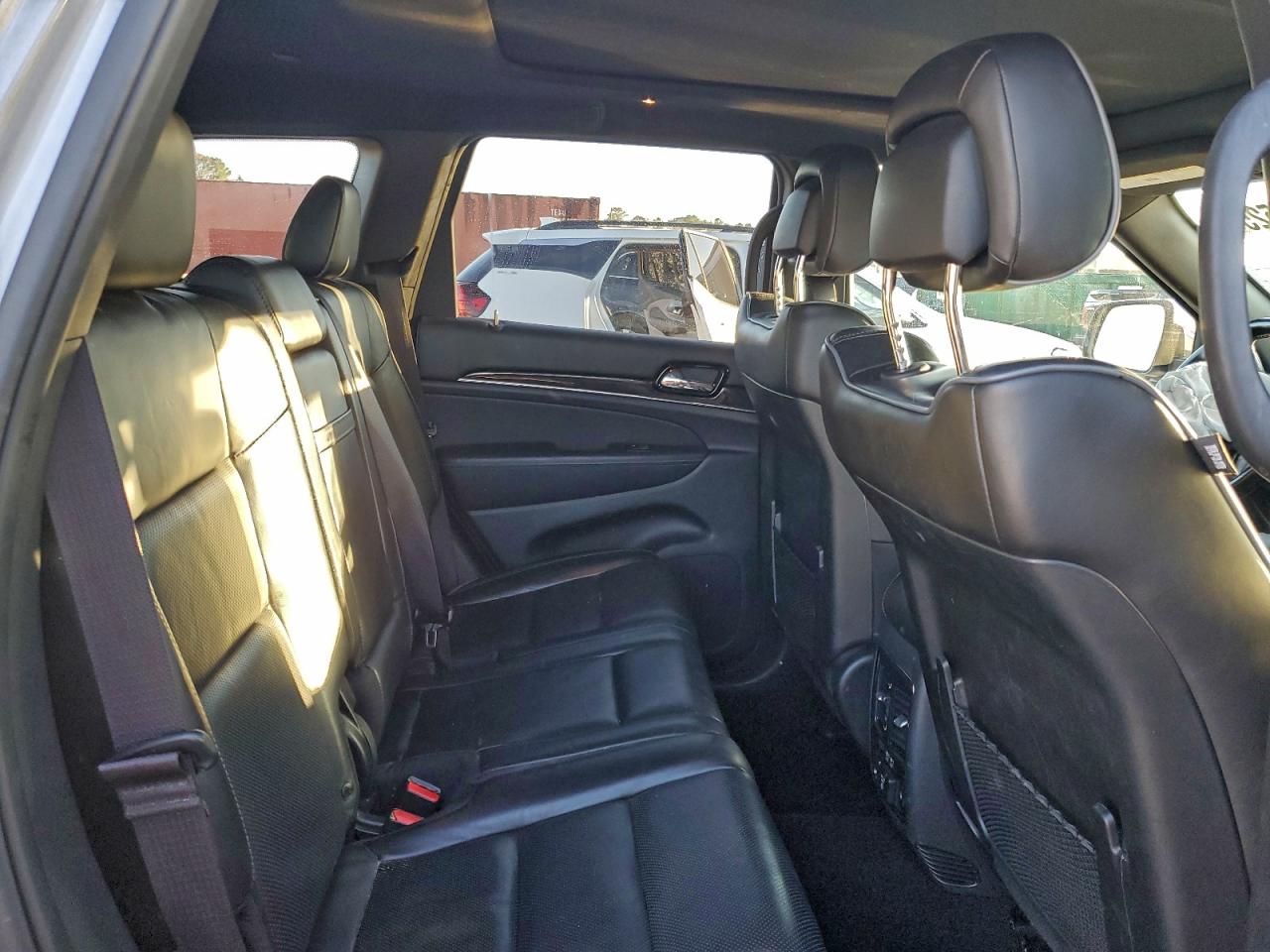 2020 JEEP GRAND CHEROKEE OVERLAND photo 21