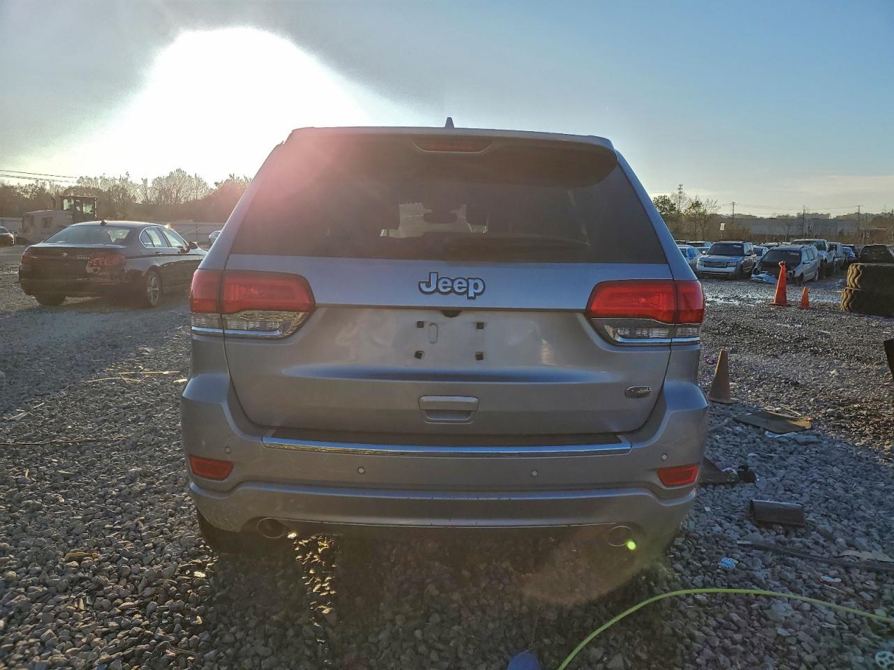 2020 JEEP GRAND CHEROKEE OVERLAND photo 11