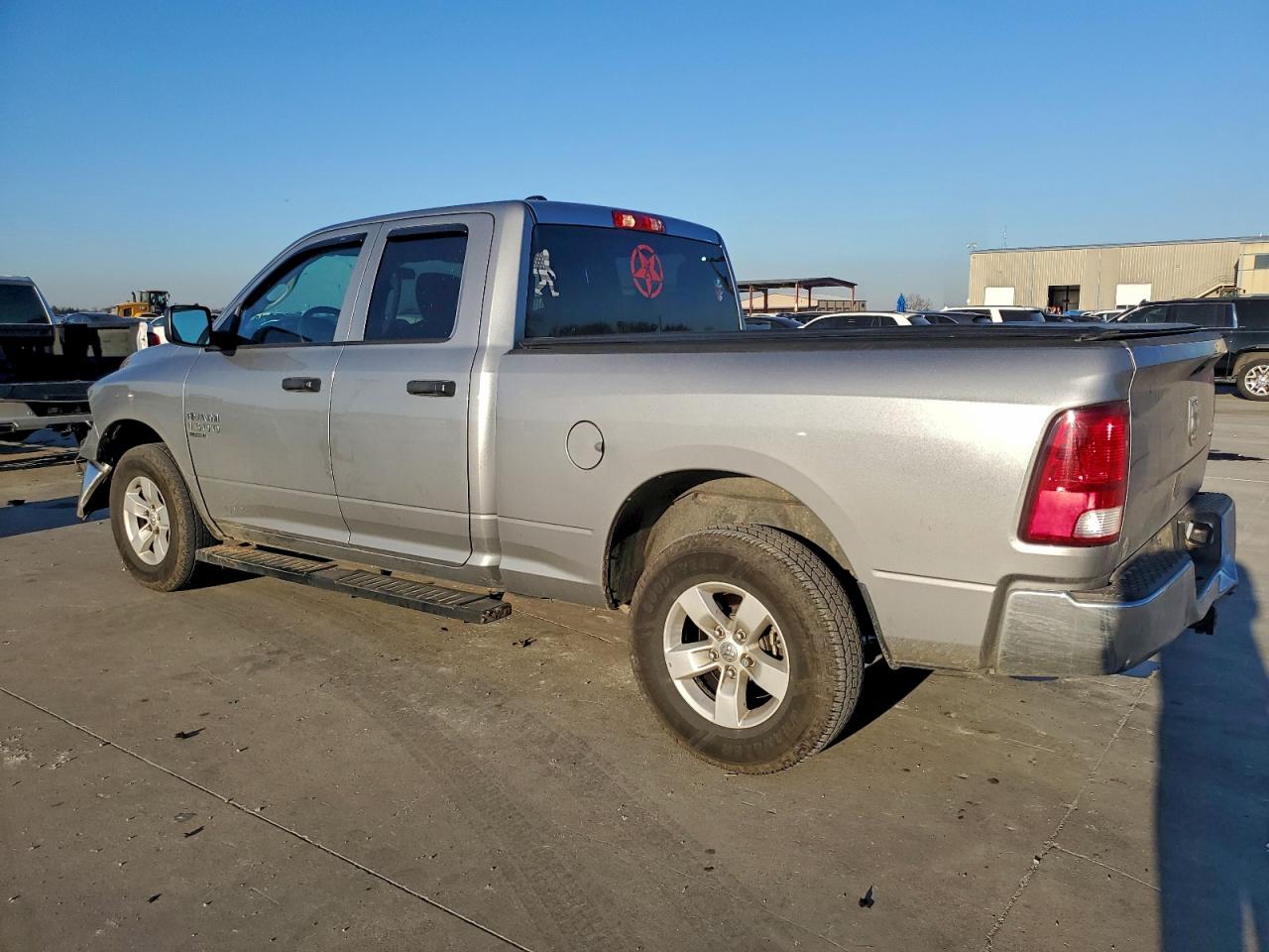 2022 RAM 1500 CLASSIC TRADESMAN photo 2
