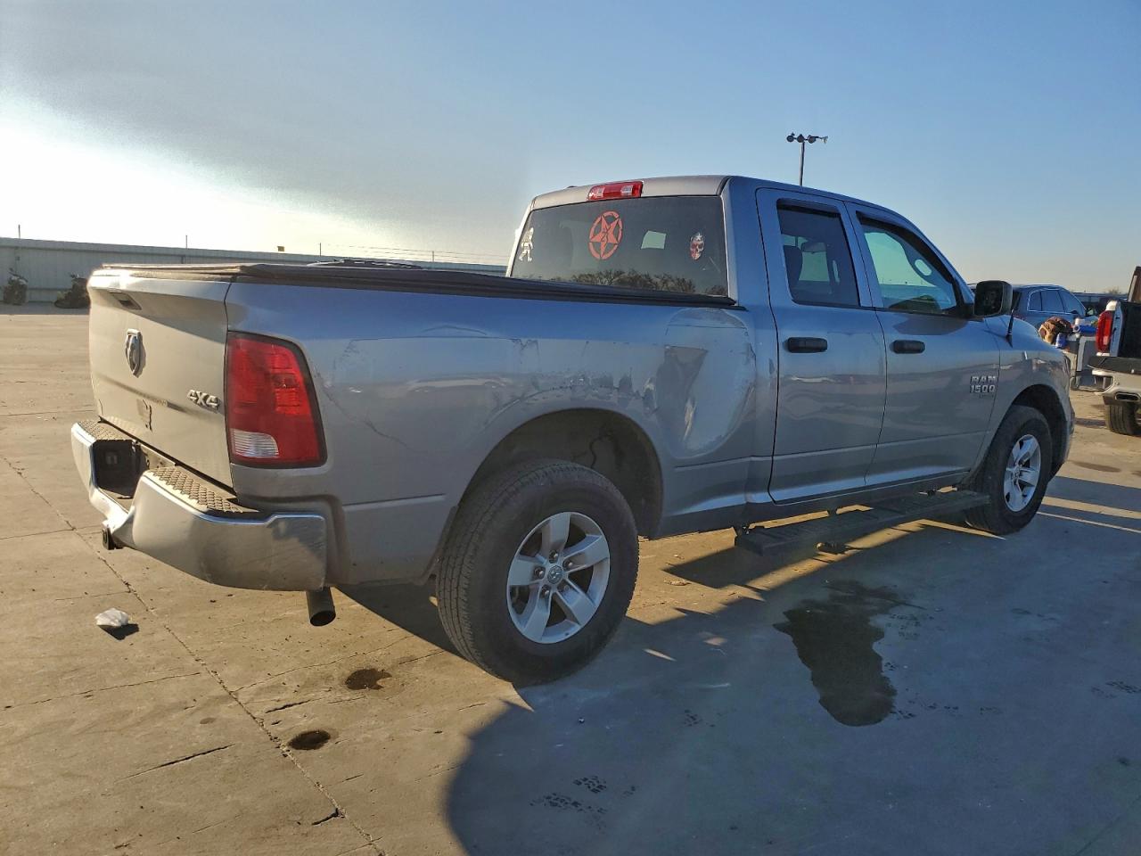 2022 RAM 1500 CLASSIC TRADESMAN photo 3