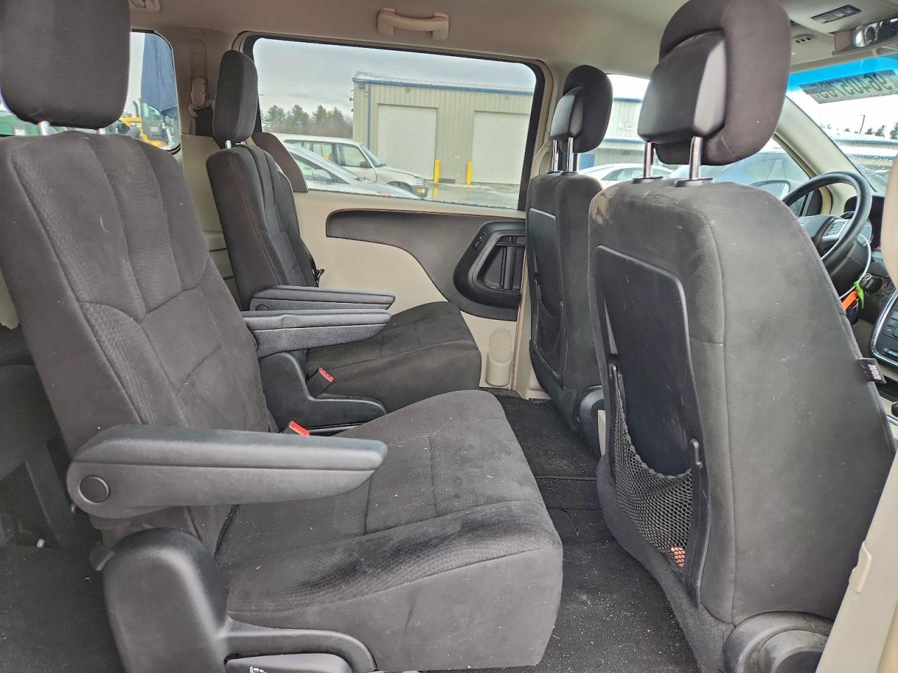 2011 DODGE GRAND CARAVAN CREW photo 11