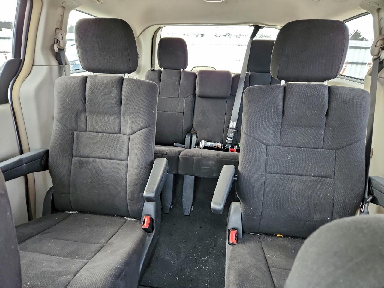2011 DODGE GRAND CARAVAN CREW photo 10