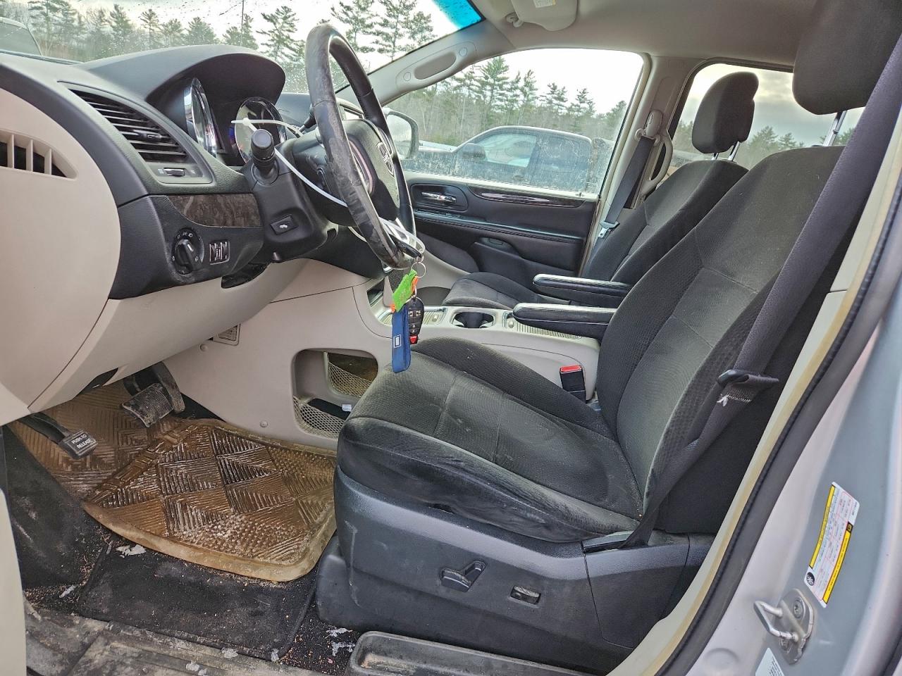 2011 DODGE GRAND CARAVAN CREW photo 7