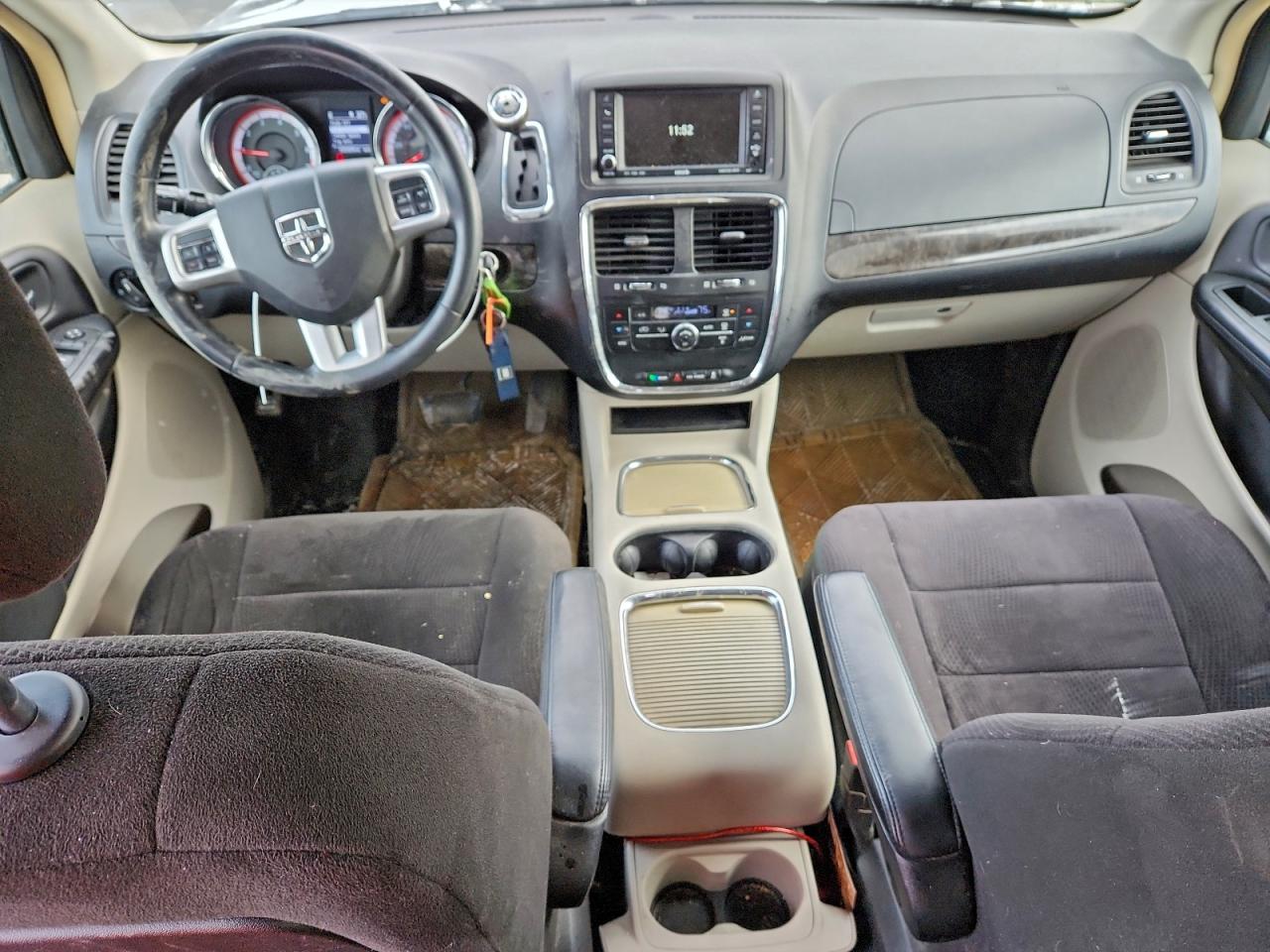 2011 DODGE GRAND CARAVAN CREW photo 8