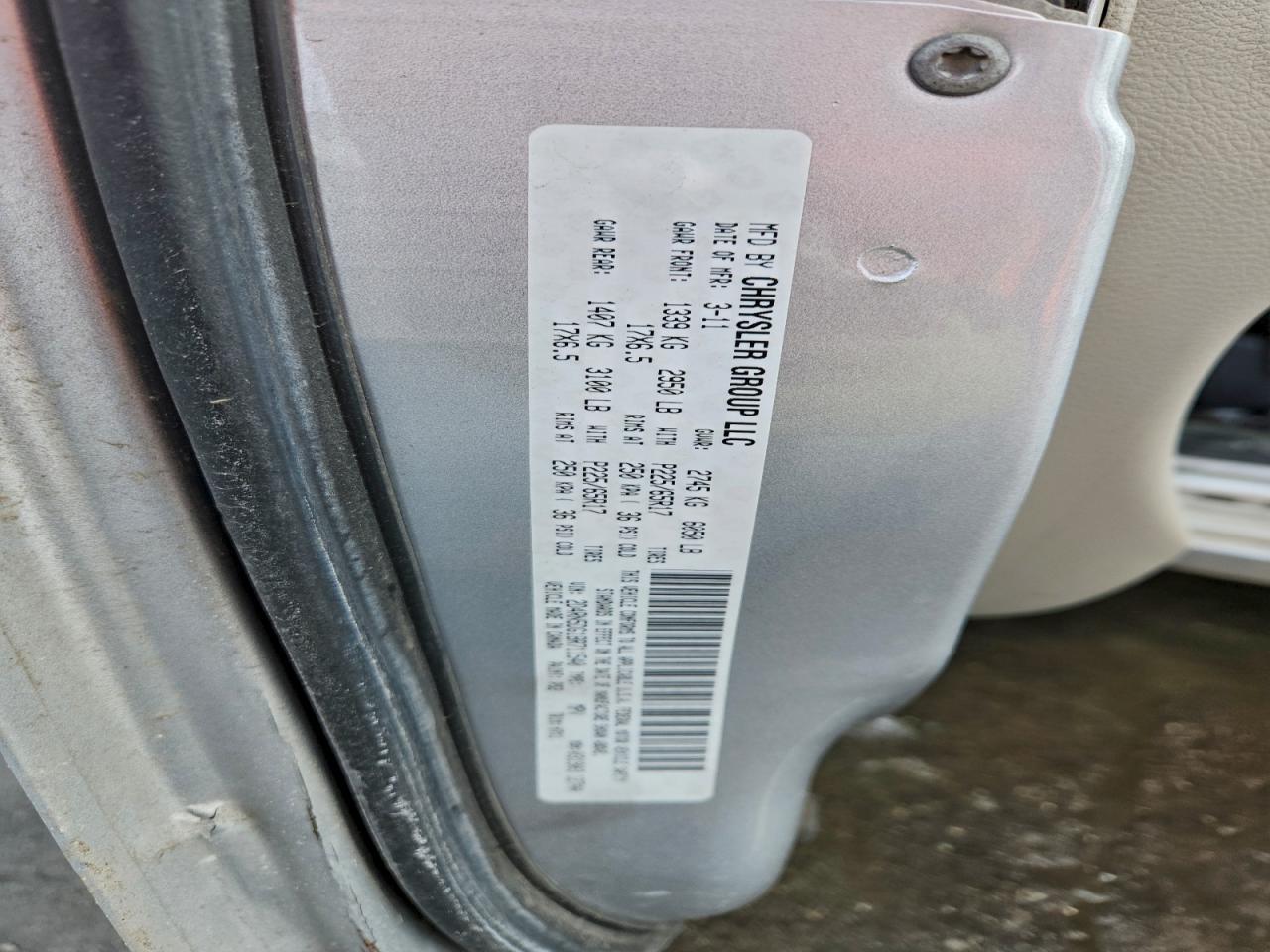 2011 DODGE GRAND CARAVAN CREW photo 13