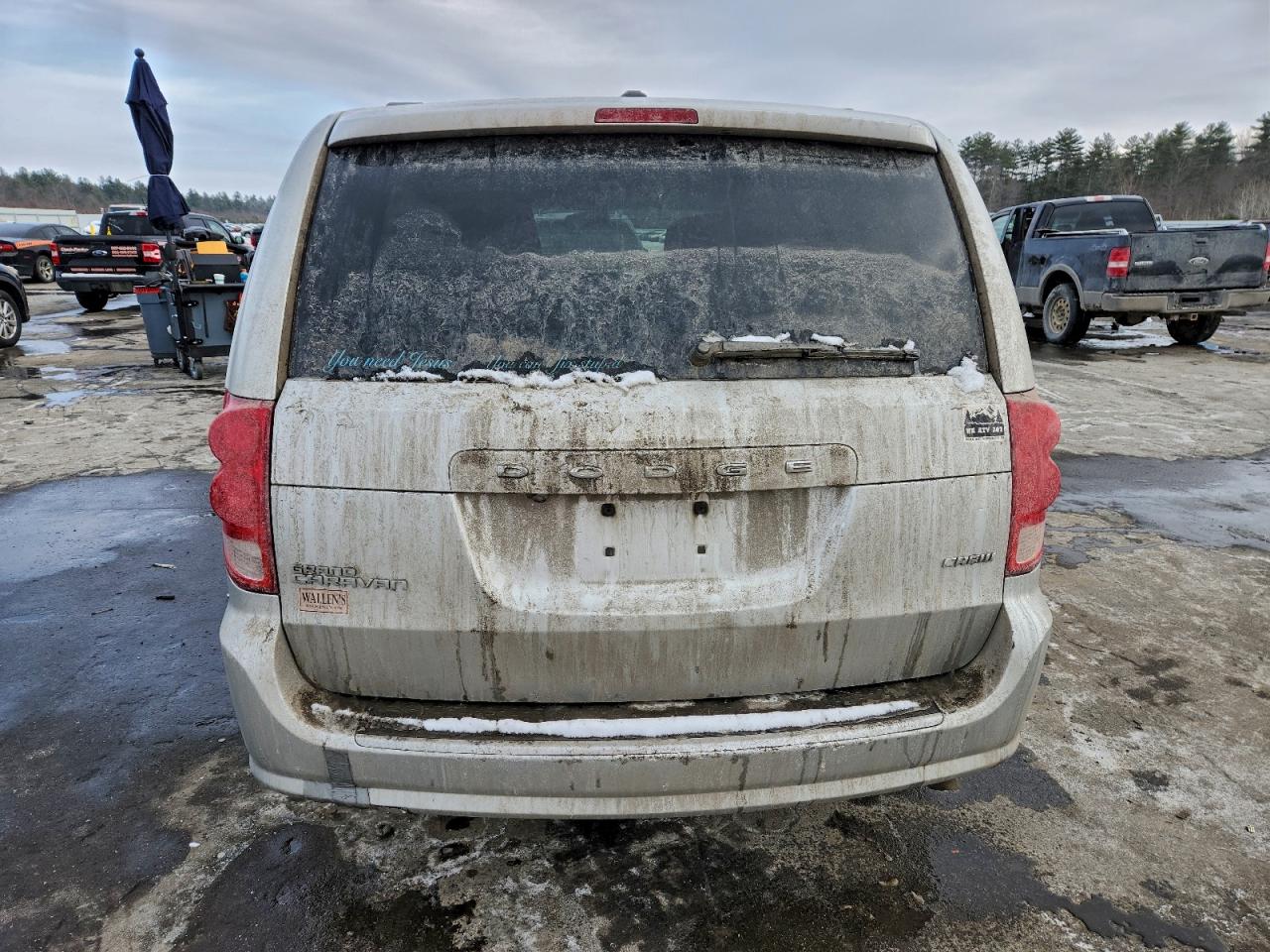 2011 DODGE GRAND CARAVAN CREW photo 6