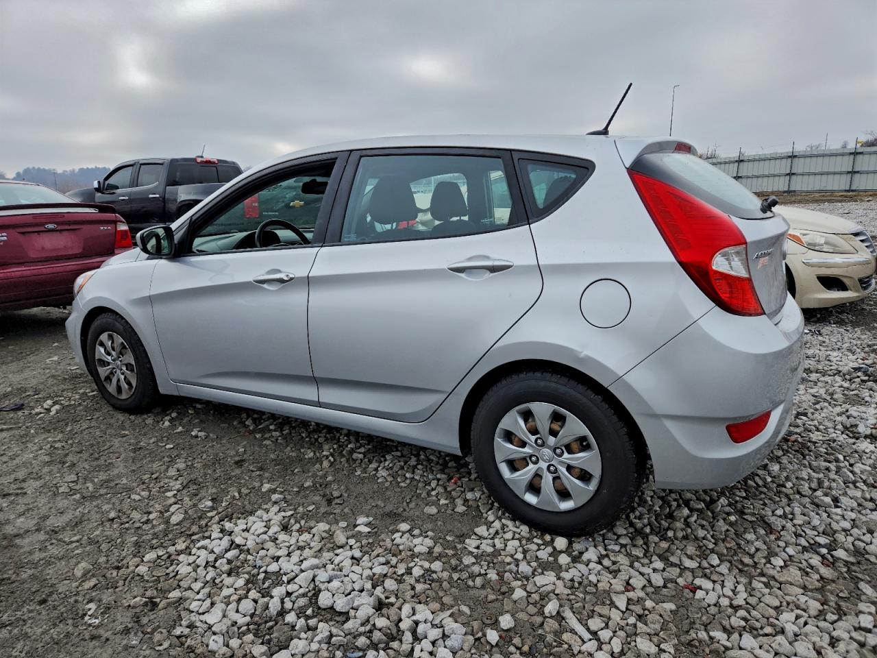 2017 HYUNDAI ACCENT SE photo 5