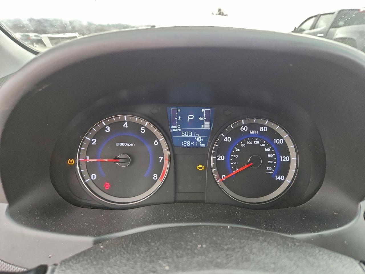 2017 HYUNDAI ACCENT SE photo 33