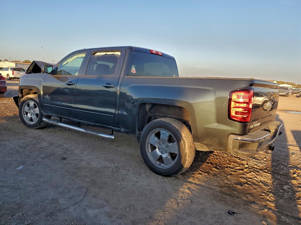 2017 CHEVROLET SILVERADO C1500 LT photo 2