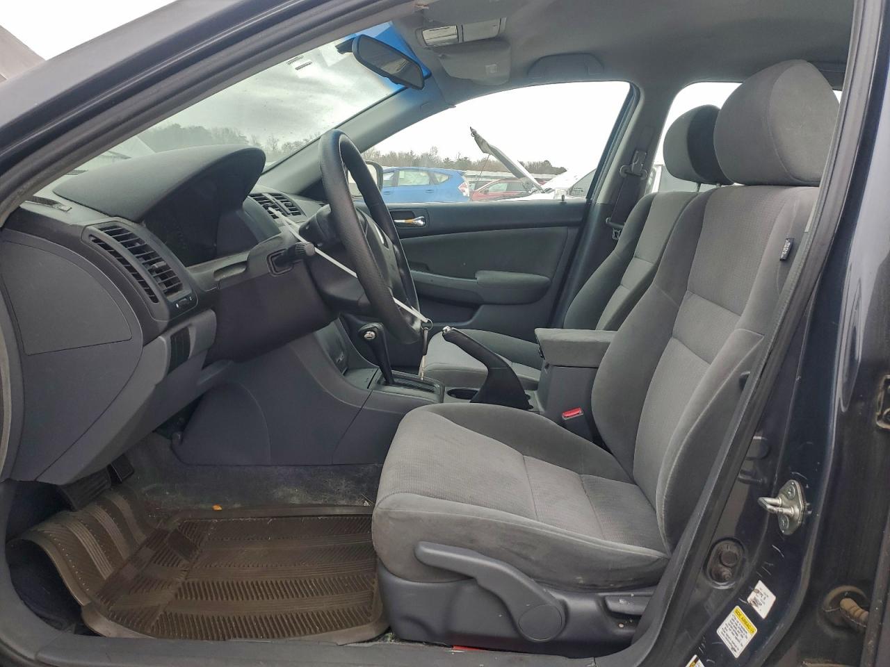 2005 HONDA ACCORD LX photo 7