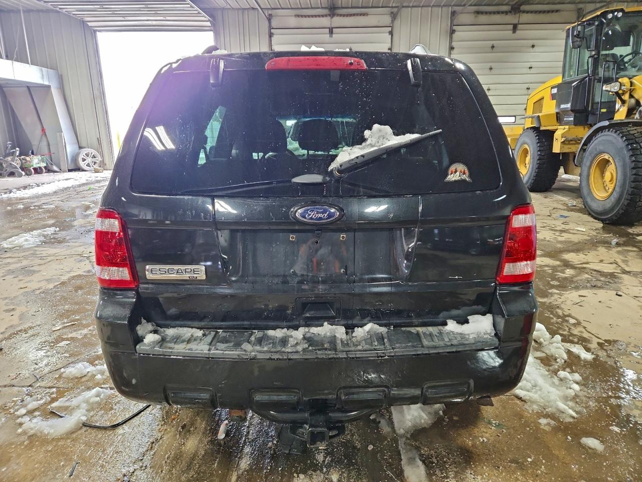 2011 FORD ESCAPE photo 6