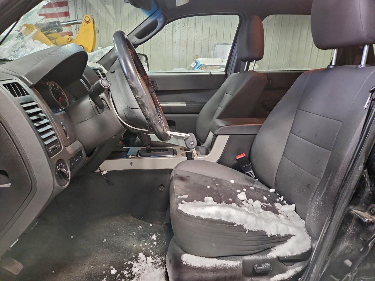 2011 FORD ESCAPE photo 7