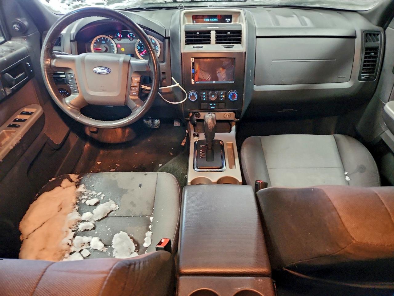 2011 FORD ESCAPE photo 8