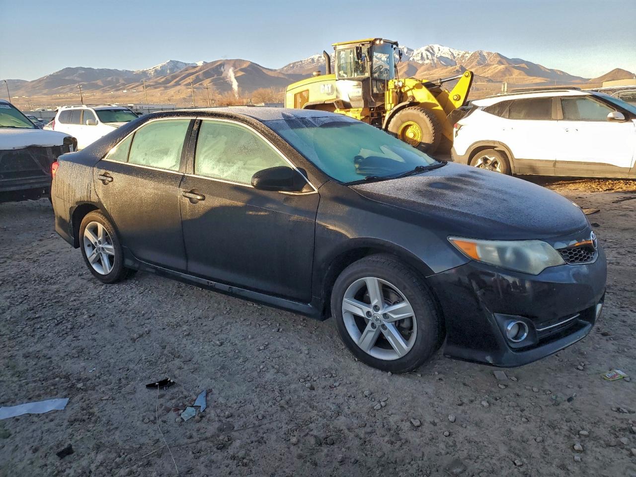 2013 TOYOTA CAMRY L photo 4
