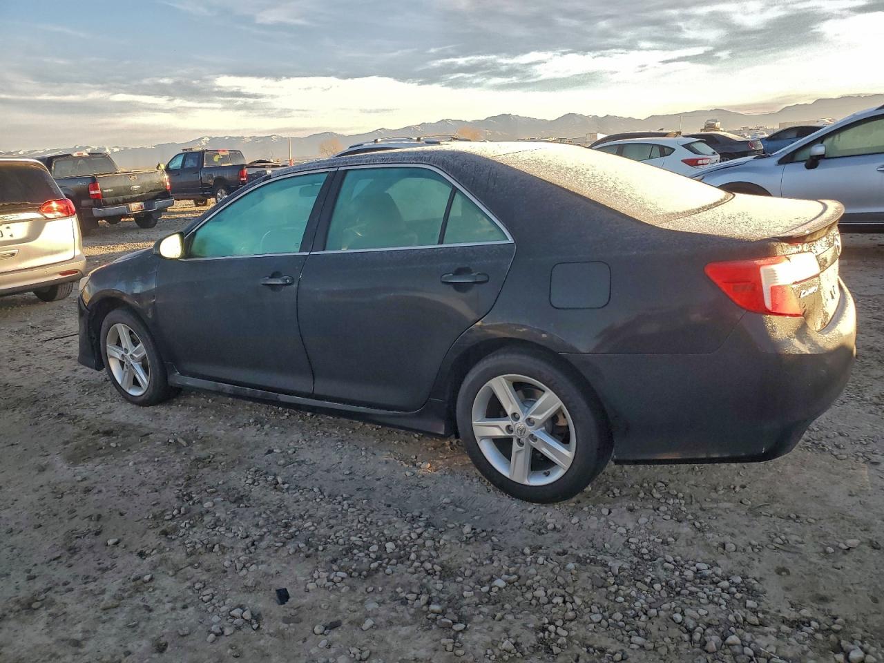 2013 TOYOTA CAMRY L photo 2