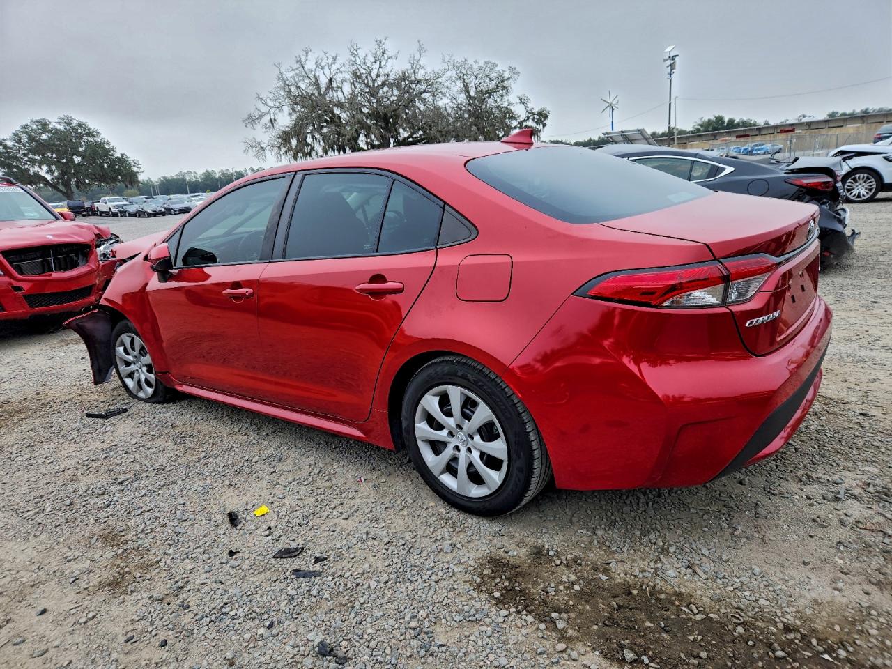 2021 TOYOTA COROLLA LE photo 2