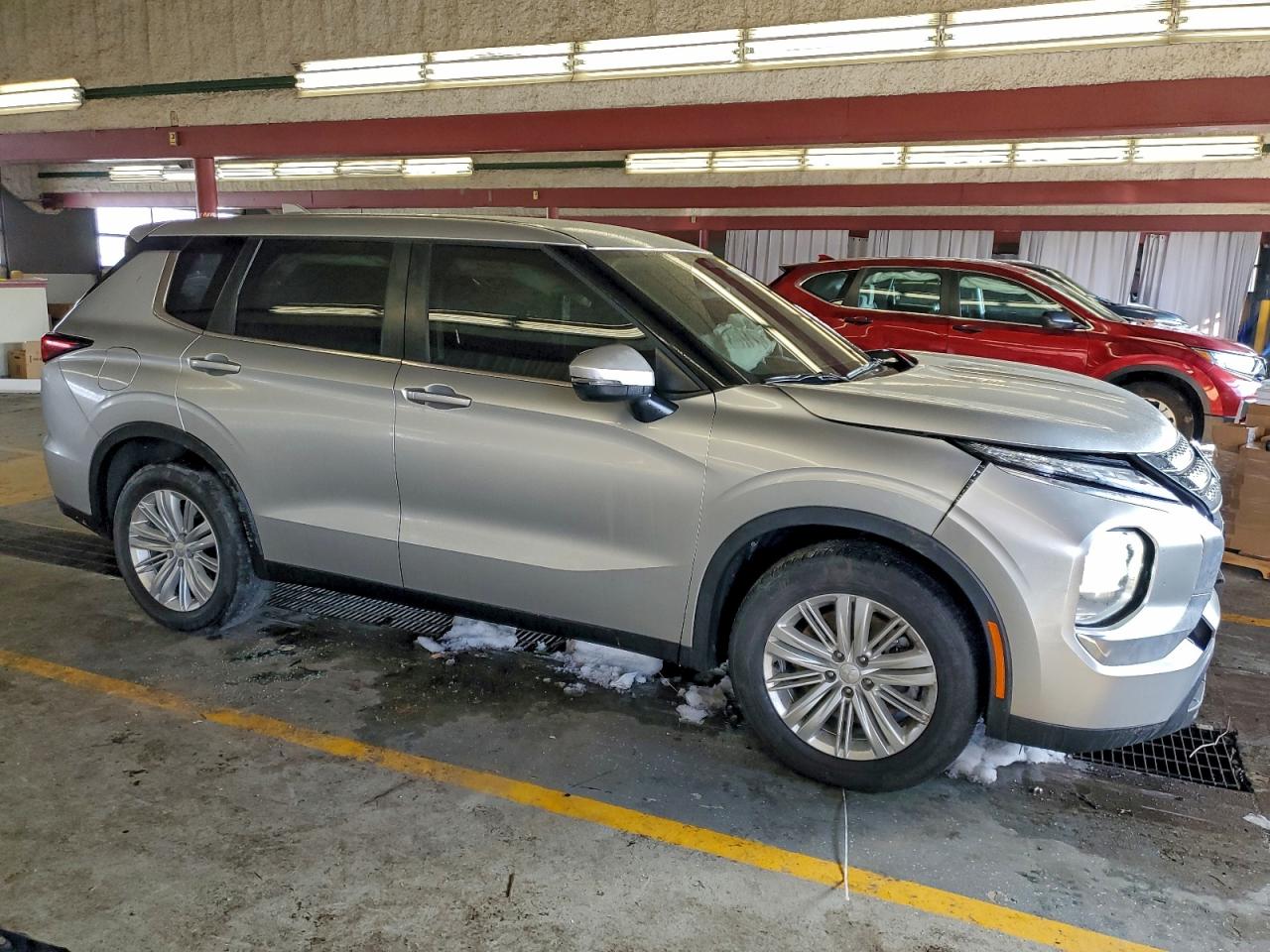 2024 MITSUBISHI OUTLANDER ES photo 13