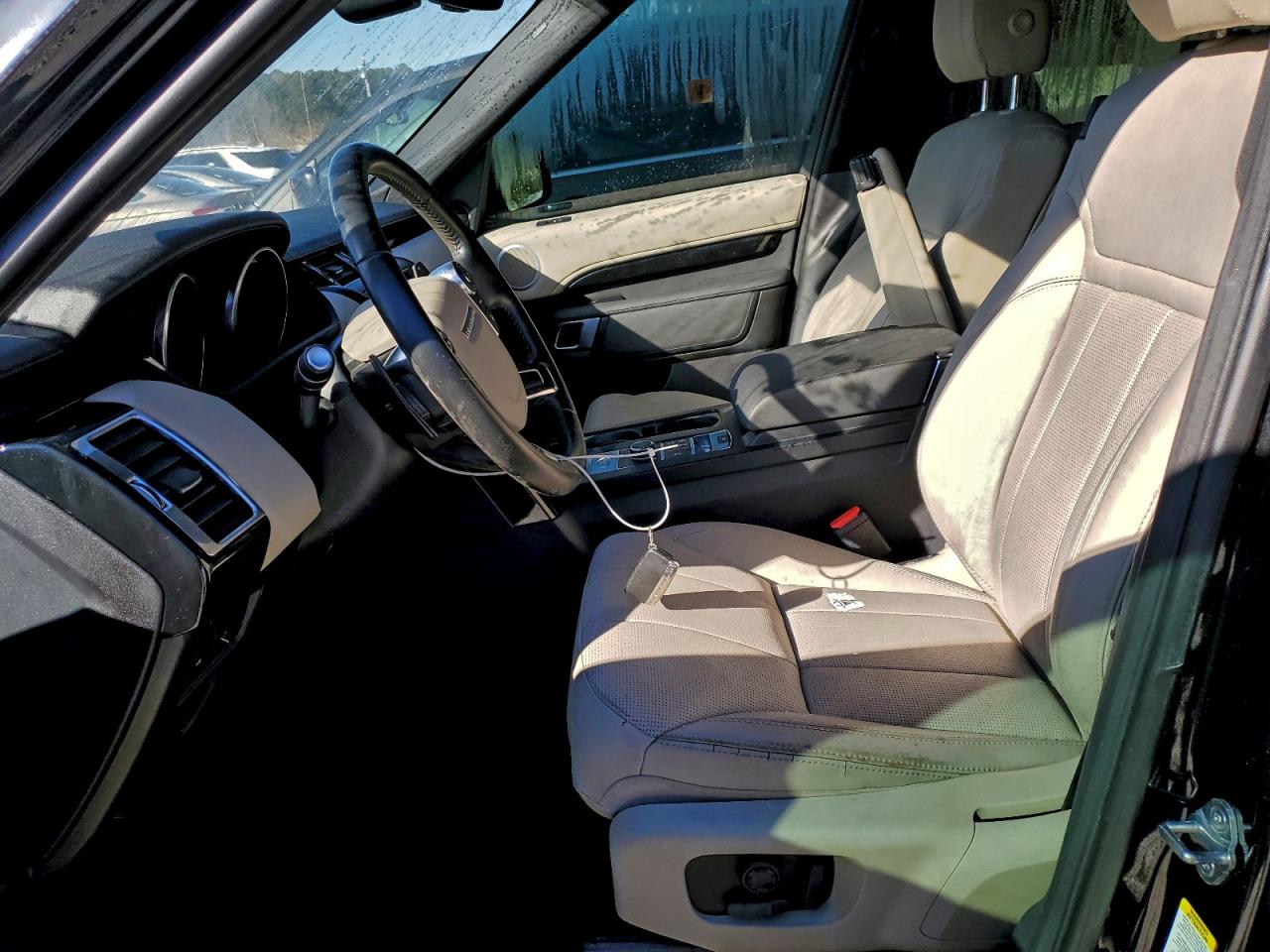 2017 LAND ROVER DISCOVERY SE photo 7