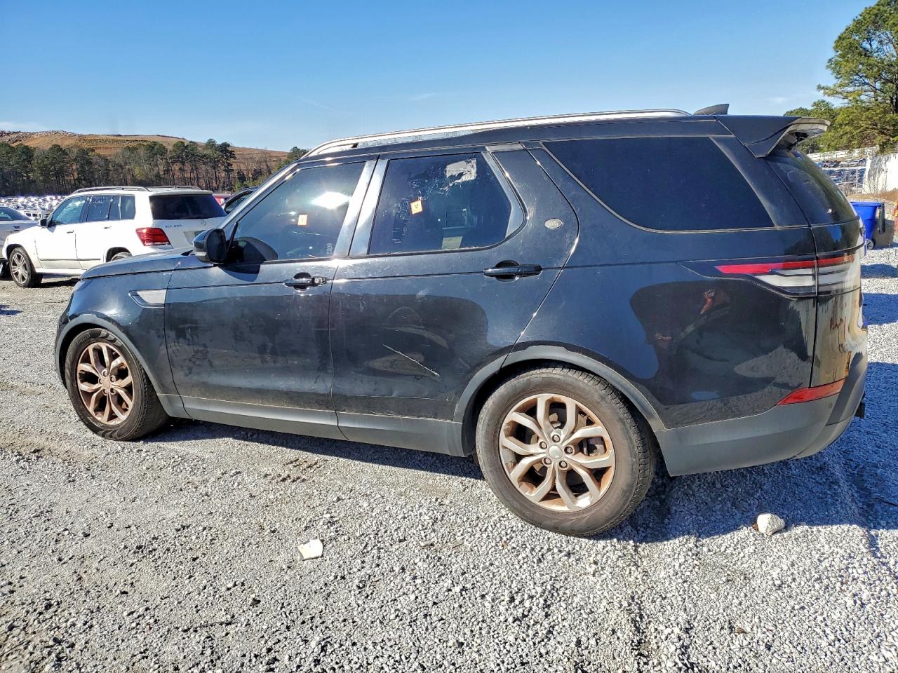 2017 LAND ROVER DISCOVERY SE photo 2