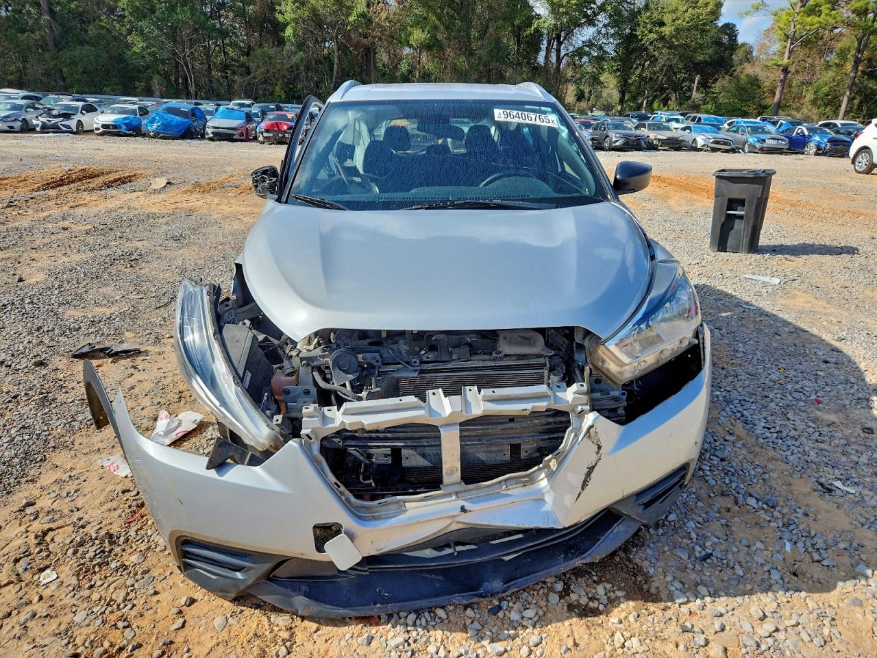 2019 NISSAN KICKS S photo 5
