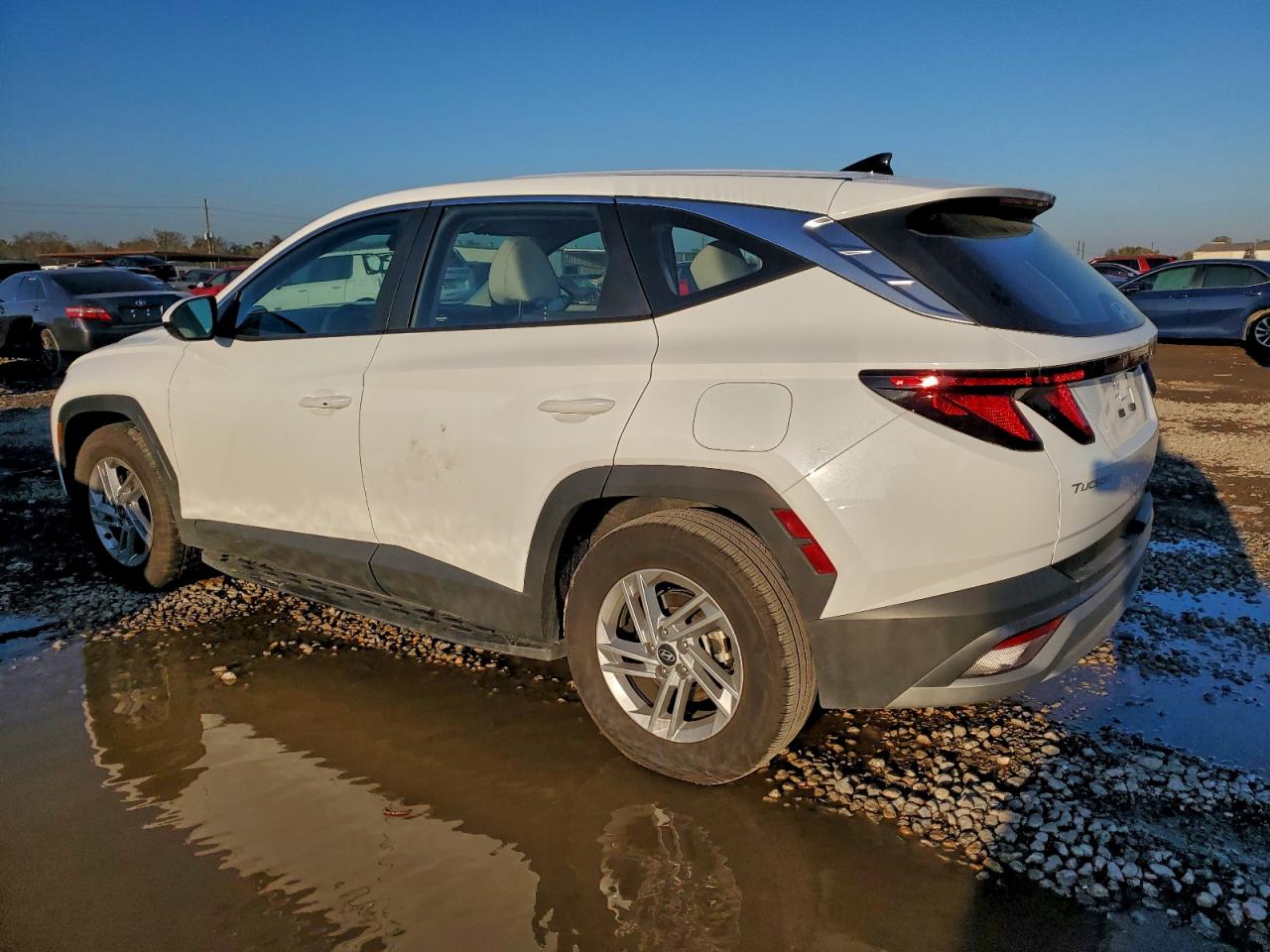 2025 HYUNDAI TUCSON SE photo 2