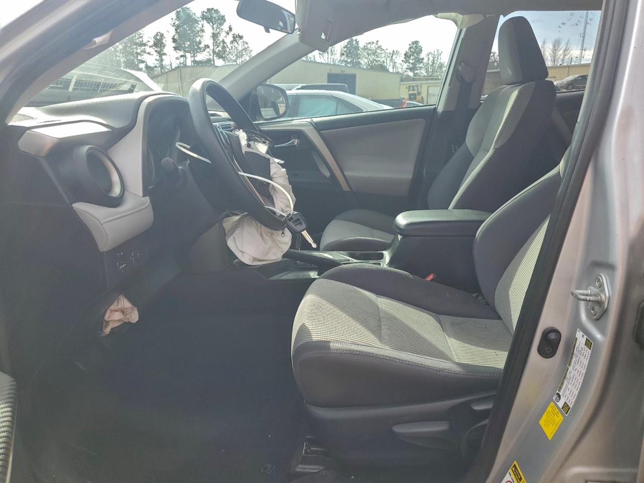 2014 TOYOTA RAV4 XLE photo 7