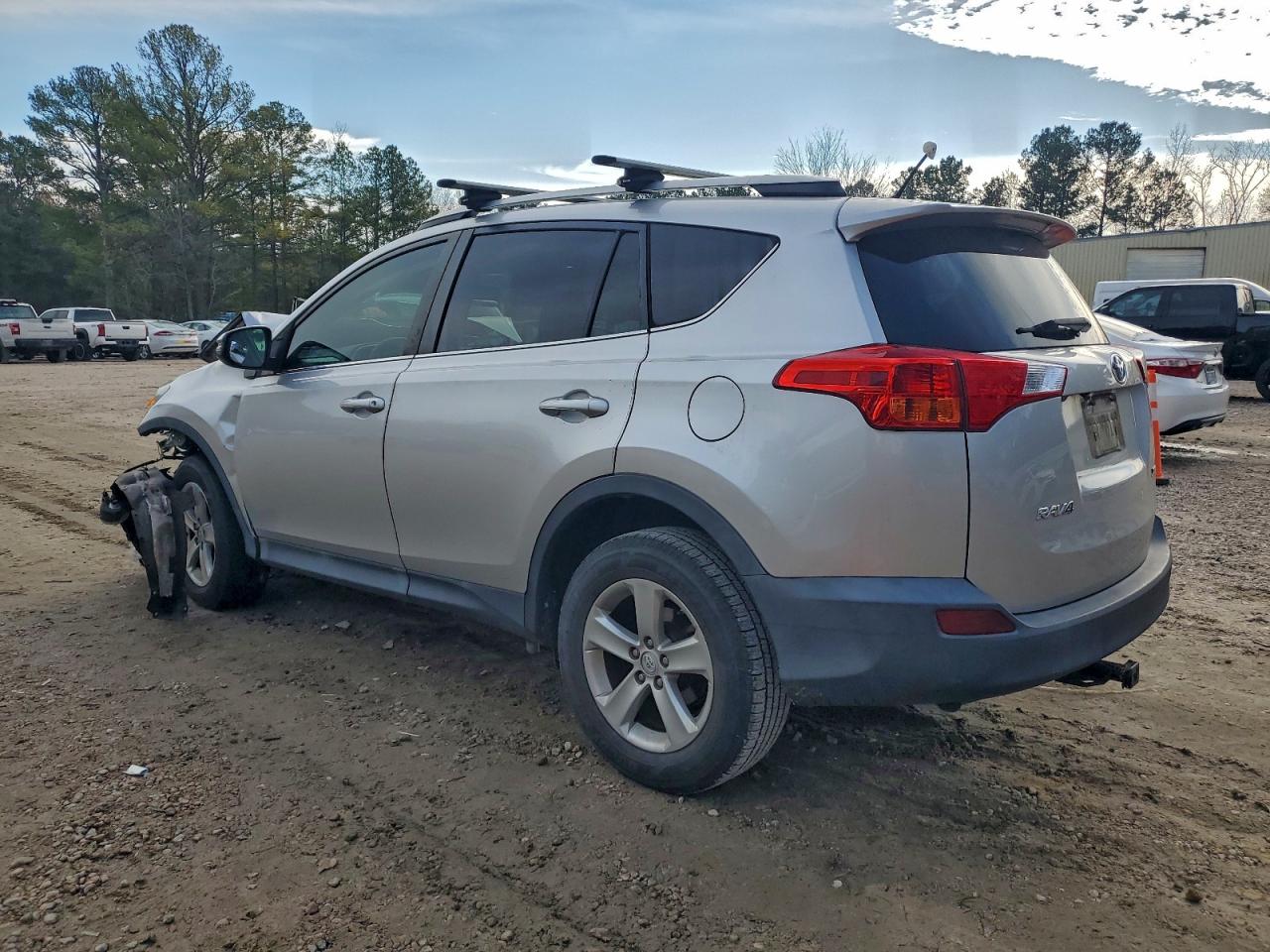 2014 TOYOTA RAV4 XLE photo 2