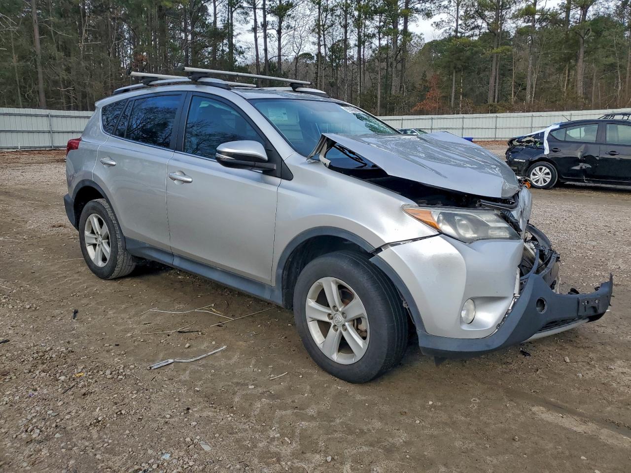 2014 TOYOTA RAV4 XLE photo 4