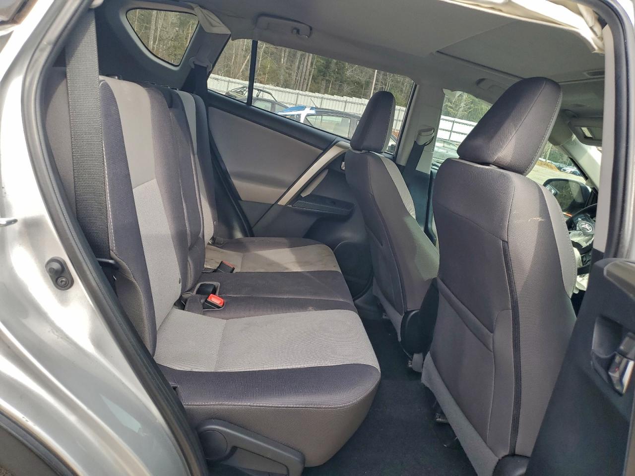 2014 TOYOTA RAV4 XLE photo 10