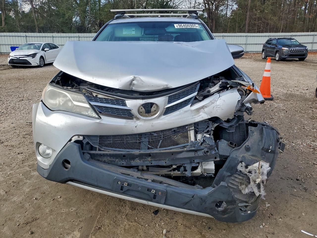 2014 TOYOTA RAV4 XLE photo 5
