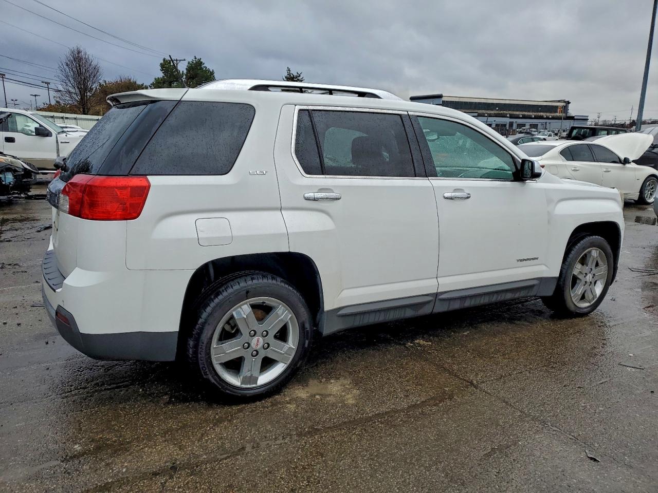 2013 GMC TERRAIN SLT photo 3