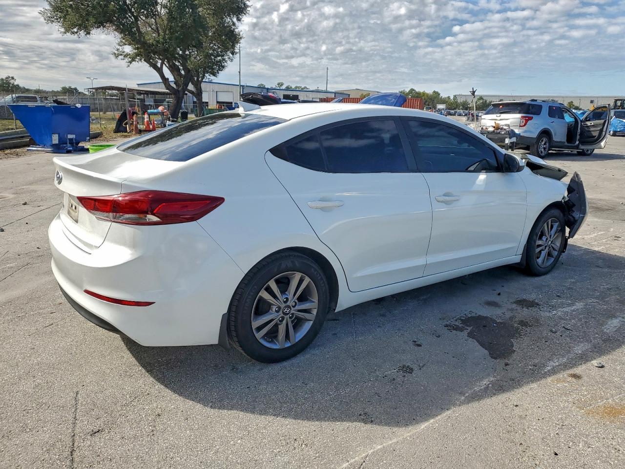 2017 HYUNDAI ELANTRA SE photo 3