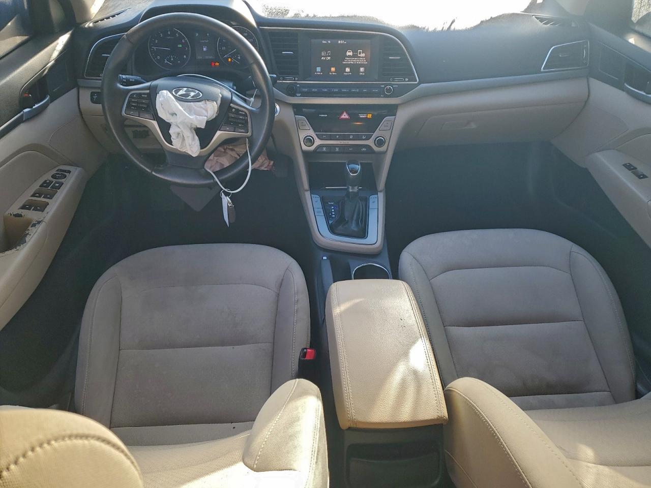 2017 HYUNDAI ELANTRA SE photo 8