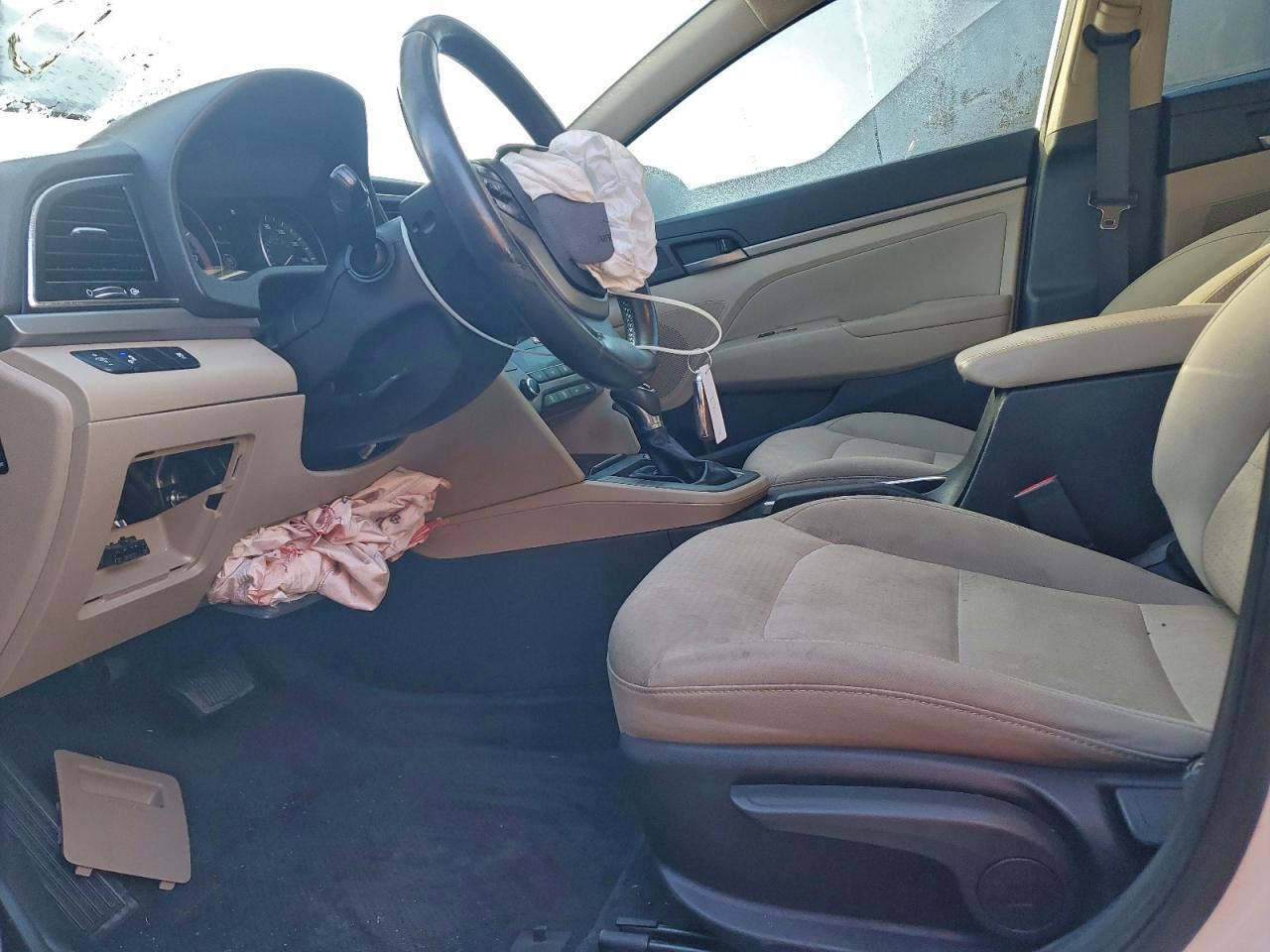 2017 HYUNDAI ELANTRA SE photo 7