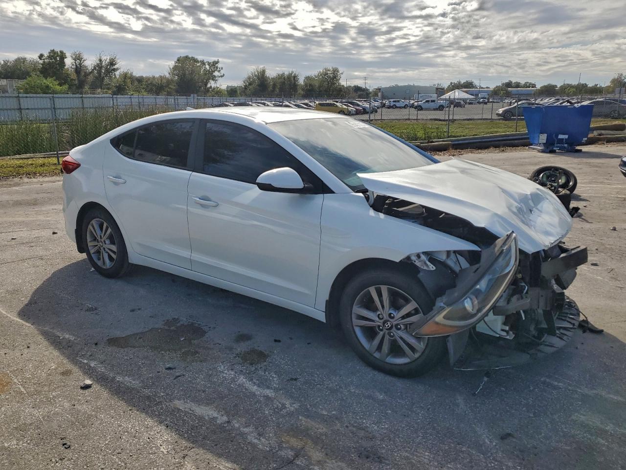 2017 HYUNDAI ELANTRA SE photo 4