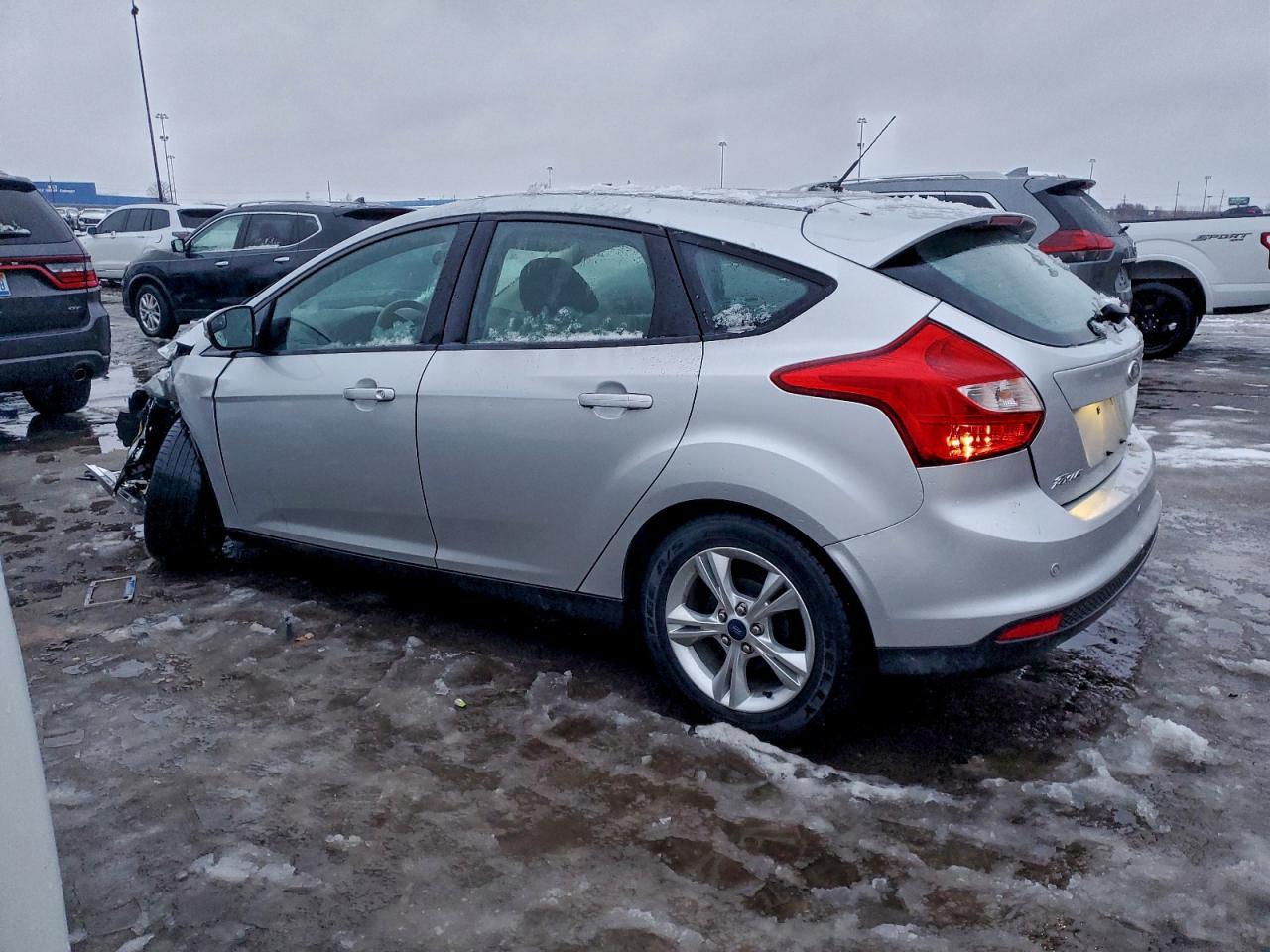 2013 FORD FOCUS SE photo 2