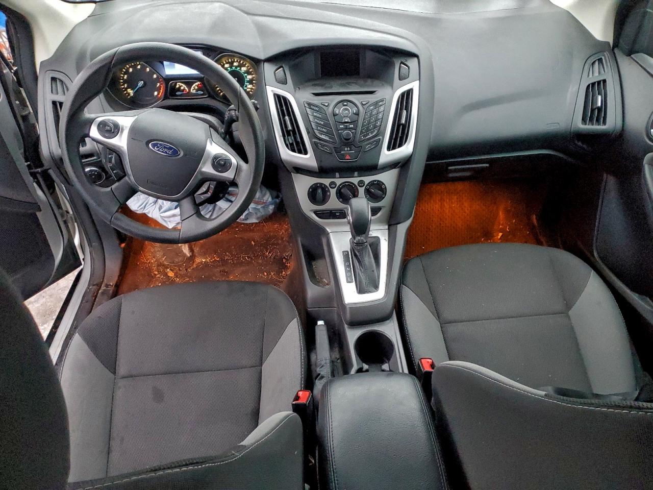 2013 FORD FOCUS SE photo 8