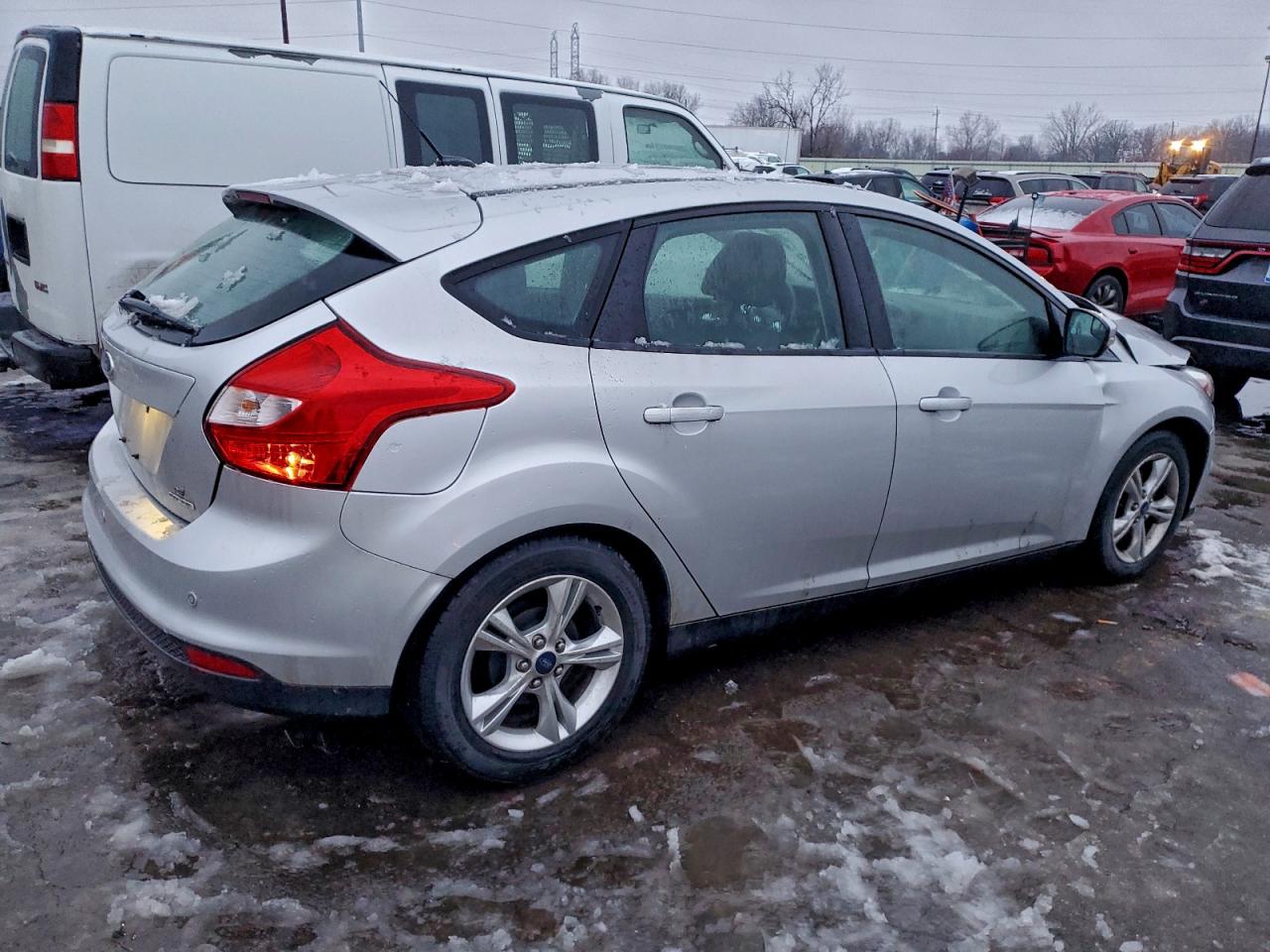 2013 FORD FOCUS SE photo 3