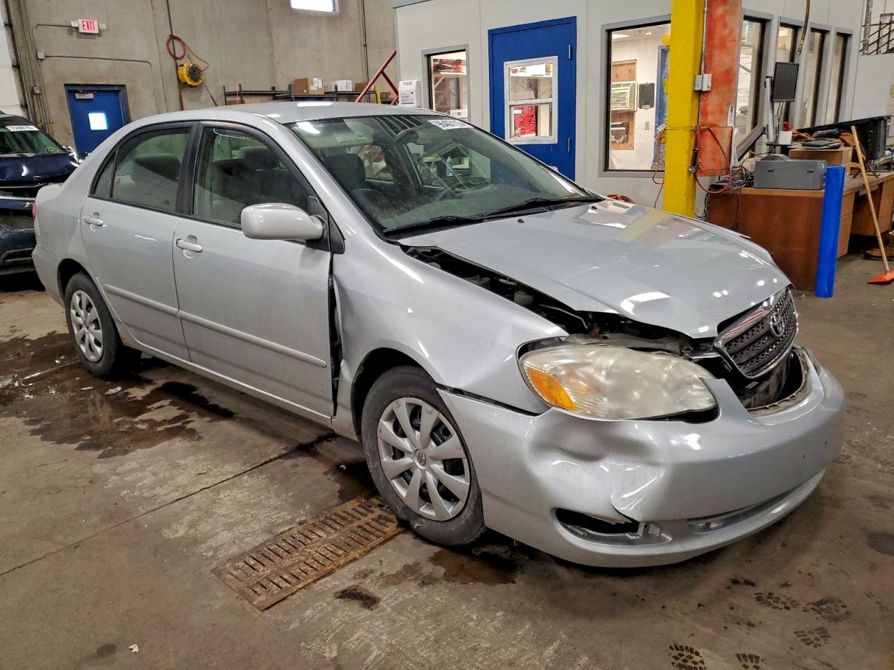 2005 TOYOTA COROLLA CE photo 4