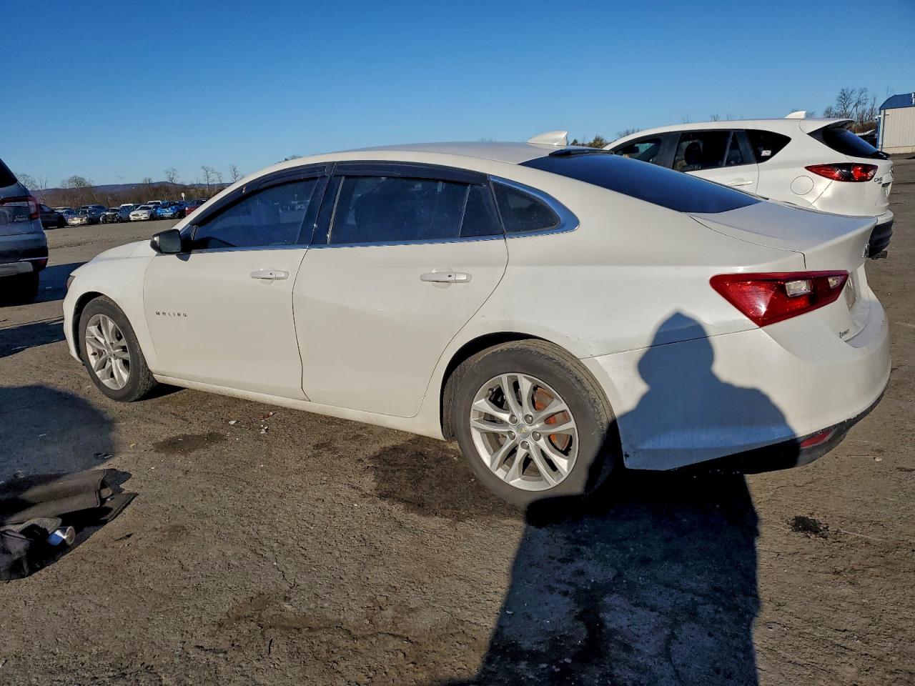 2016 CHEVROLET MALIBU LT photo 2