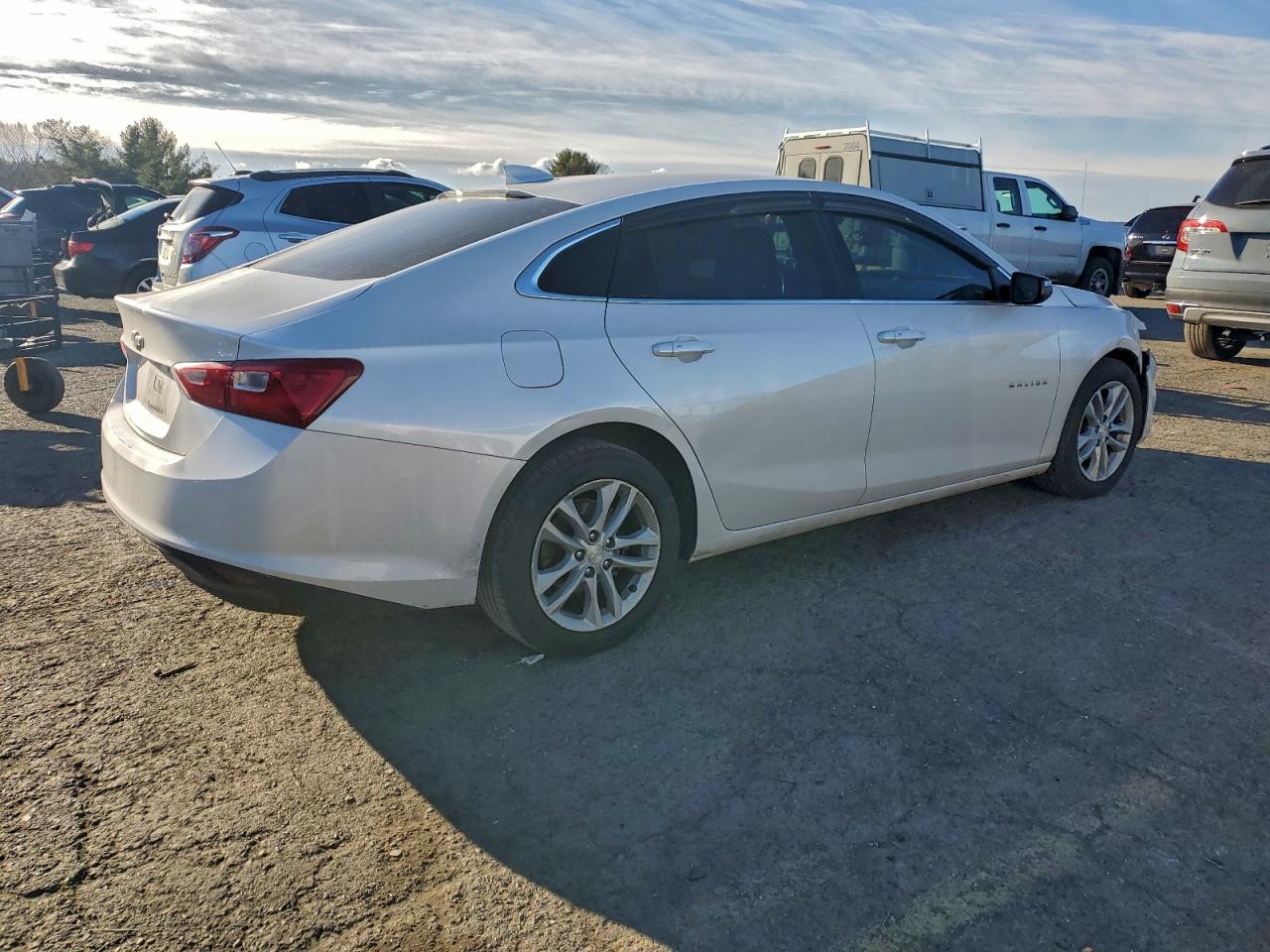 2016 CHEVROLET MALIBU LT photo 3